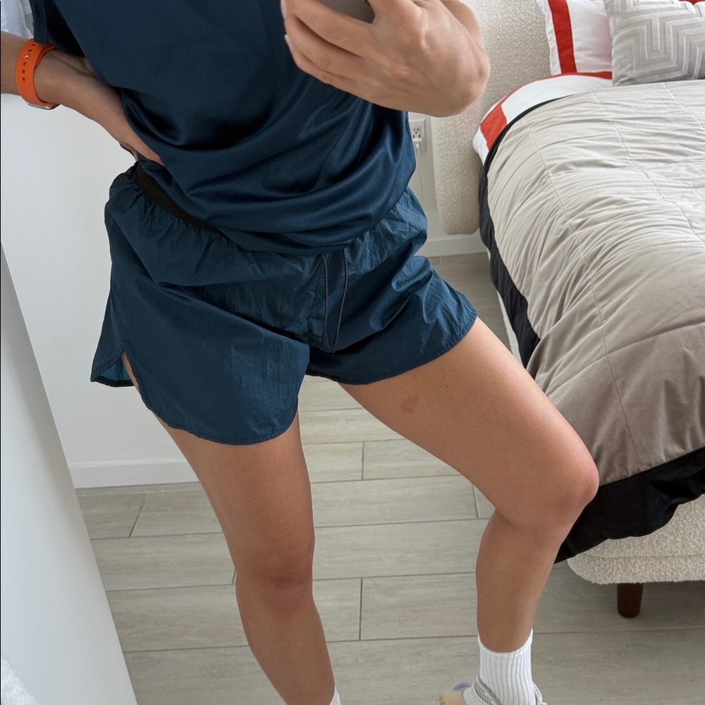 Women's Athletic Split Hem Shorts in Deep Navy